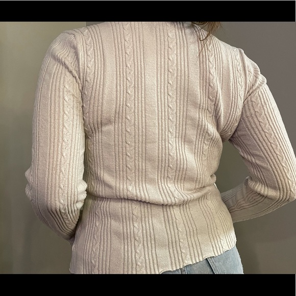 American Eagle Long Sleeve Light Sweater Cream - Picture 2 of 5